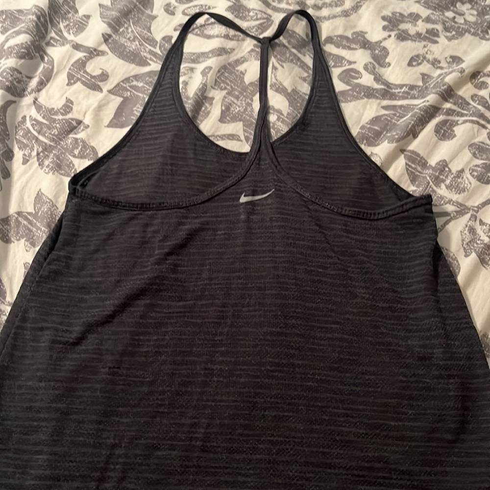 Nike XS Razorback Tank - Picture 2 of 2